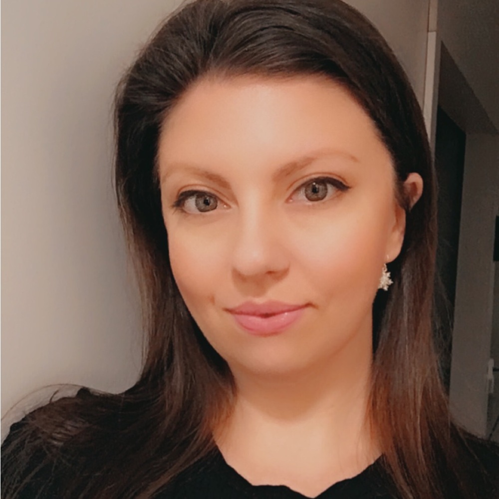Meet your Posher, Elise